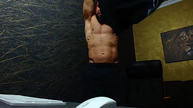 Snapshot of HayesWood chatting on 5, 11, 2025 HayesWood online show from 5, 11, 2025