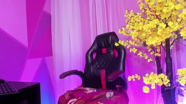 Snapshot of NovaNight_ chatting on 8, 1, 2026 NovaNight online show from 8, 1, 2026