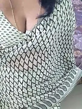 Snapshot of tamil_chitra12 chatting on 19, 11, 2025 tamil chitra12 online show from 19, 11, 2025