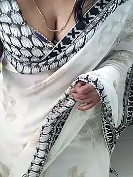 Snapshot of tamil_chitra12 chatting on 26, 11, 2025 tamil chitra12 online show from 26, 11, 2025