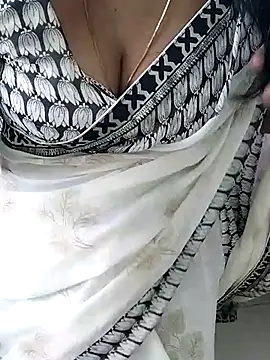 Snapshot of tamil_chitra12 chatting on 5, 12, 2025 tamil chitra12 online show from 5, 12, 2025