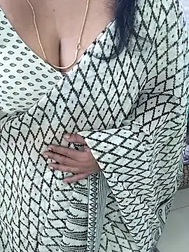 Snapshot of tamil_chitra12 chatting on 17, 12, 2025 tamil chitra12 online show from 17, 12, 2025