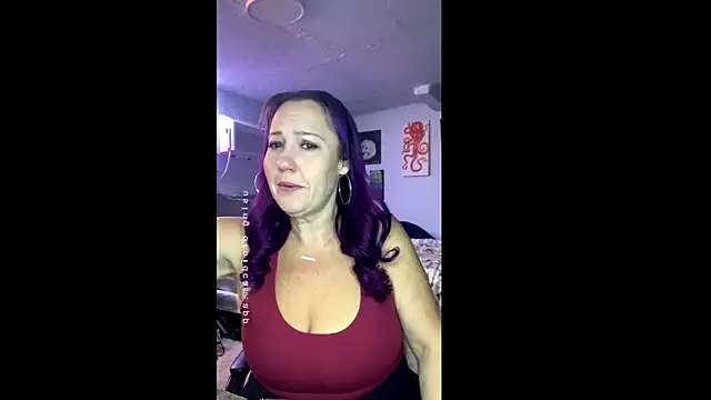 Snapshot of kristallic chatting on 8, 4, 2026 kristallic online show from 8, 4, 2026