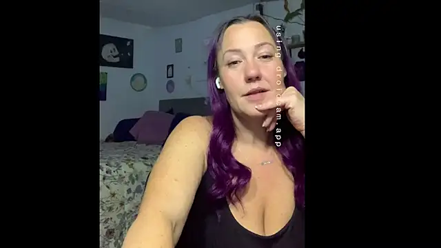 Snapshot of kristallic chatting on 14, 4, 2026 kristallic online show from 14, 4, 2026