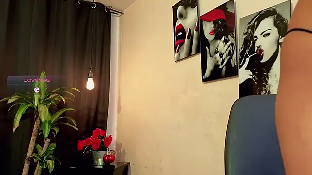 Flor Gil online show from 23, 11, 2025