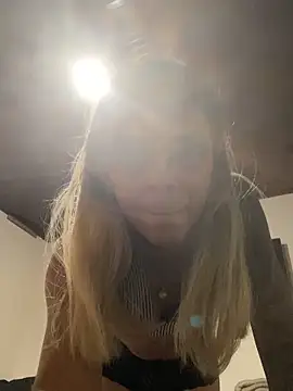 Snapshot of sabrinaneves chatting on 30, 10, 2025 sabrinaneves online show from 30, 10, 2025