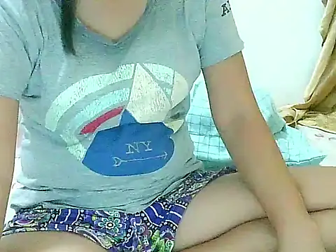 Snapshot of nhicole4u chatting on 27, 11, 2025 nhicole4u online show from 27, 11, 2025