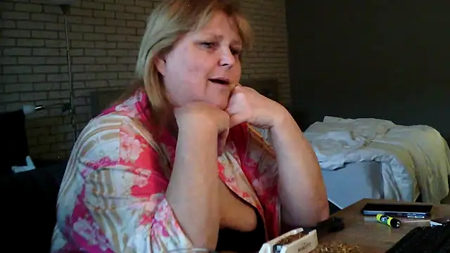 Sylviastar46 online show from 3, 4, 2026