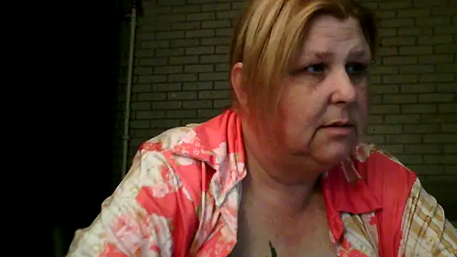 Snapshot of Sylviastar46 chatting on 18, 4, 2026 Sylviastar46 online show from 18, 4, 2026