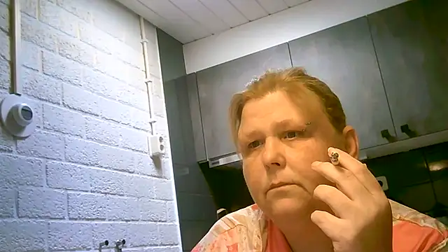 Snapshot of Sylviastar46 chatting on 11, 5, 2026 Sylviastar46 online show from 11, 5, 2026
