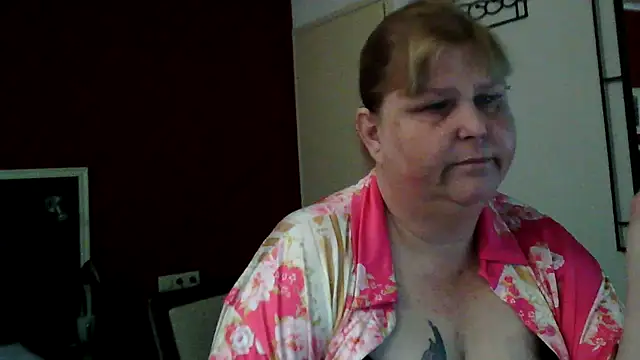 Snapshot of Sylviastar46 chatting on 19, 5, 2026 Sylviastar46 online show from 19, 5, 2026
