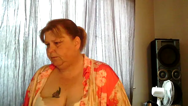 Snapshot of Sylviastar46 chatting on 14, 6, 2026 Sylviastar46 online show from 14, 6, 2026