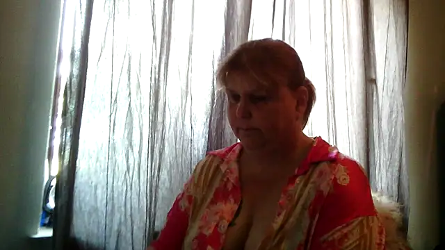 Snapshot of Sylviastar46 chatting on 16, 6, 2026 Sylviastar46 online show from 16, 6, 2026