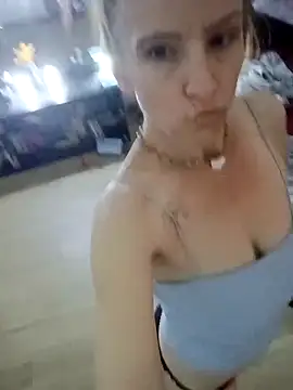 Snapshot of Karebearz1 chatting on 1, 11, 2025 Karebearz1 online show from 1, 11, 2025