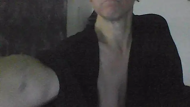 Snapshot of Karebearz1 chatting on 16, 4, 2026 Karebearz1 online show from 16, 4, 2026