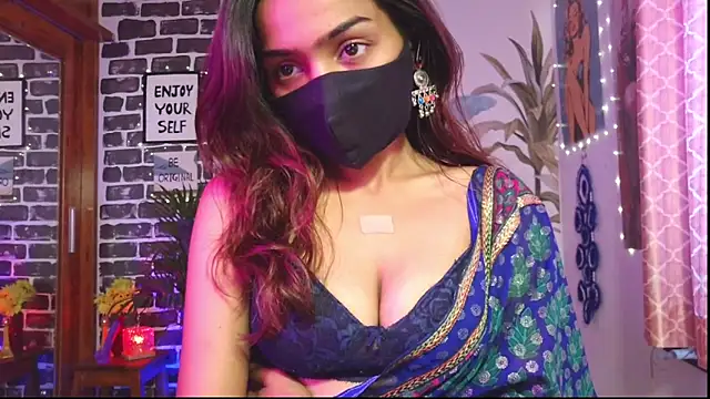 Snapshot of Saloni9 chatting on 6, 4, 2026 Saloni9 online show from 6, 4, 2026