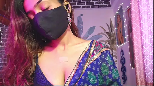 Snapshot of Saloni9 chatting on 6, 4, 2026 Saloni9 online show from 6, 4, 2026