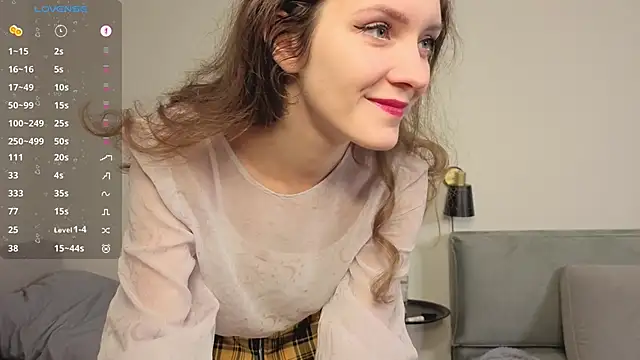 LauraYoungg online show from 28, 11, 2025