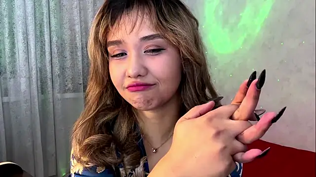 LovelyLara online show from 2, 12, 2025