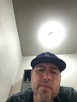 Snapshot of ezrah23 chatting on 21, 12, 2025 ezrah23 online show from 21, 12, 2025