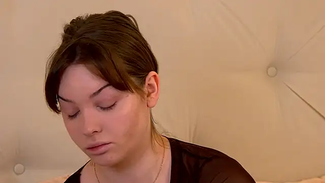 Snapshot of VickiBanx chatting on 7, 11, 2025 VickiBanx online show from 7, 11, 2025