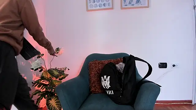 LahanaKimish online show from 4, 11, 2025