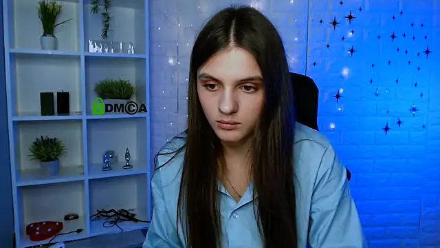 lisa dark  online show from 4, 6, 2026