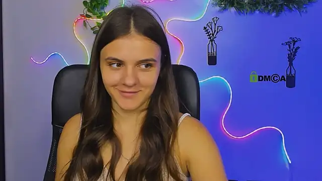 lisa dark  online show from 13, 7, 2026