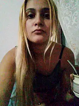 Snapshot of larubia_arg chatting on 26, 4, 2026 larubia arg online show from 26, 4, 2026