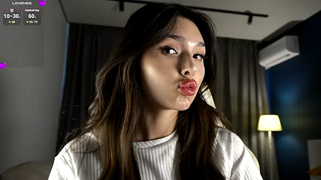 Snapshot of candylolly__ chatting on 4, 11, 2025 candylolly   online show from 4, 11, 2025