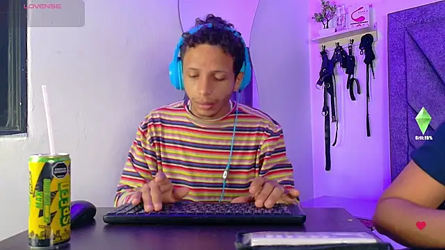 Snapshot of DamianandEva chatting on 20, 5, 2026 DamianandEva online show from 20, 5, 2026