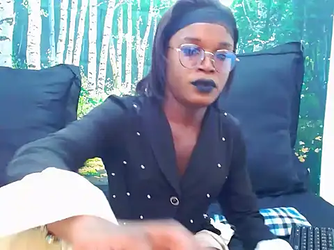 Snapshot of Lucile_Carrie chatting on 11, 6, 2026 Lucile Carrie online show from 11, 6, 2026