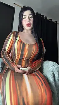 Snapshot of cowgirllyx chatting on 14, 11, 2025 cowgirllyx online show from 14, 11, 2025