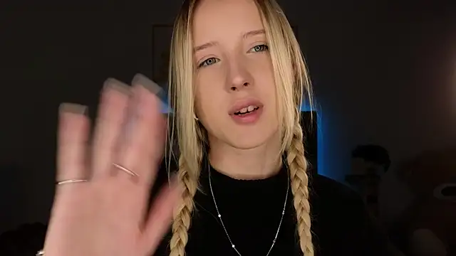 Snapshot of adele_armass chatting on 25, 3, 2026 adele armass online show from 25, 3, 2026