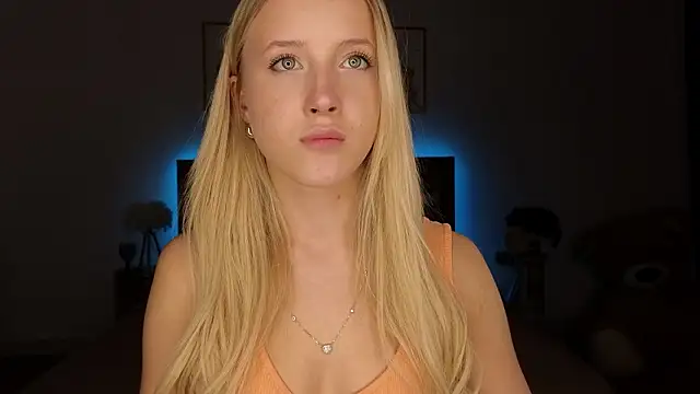 Snapshot of adele_armass chatting on 27, 3, 2026 adele armass online show from 27, 3, 2026