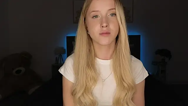 Snapshot of adele_armass chatting on 16, 4, 2026 adele armass online show from 16, 4, 2026