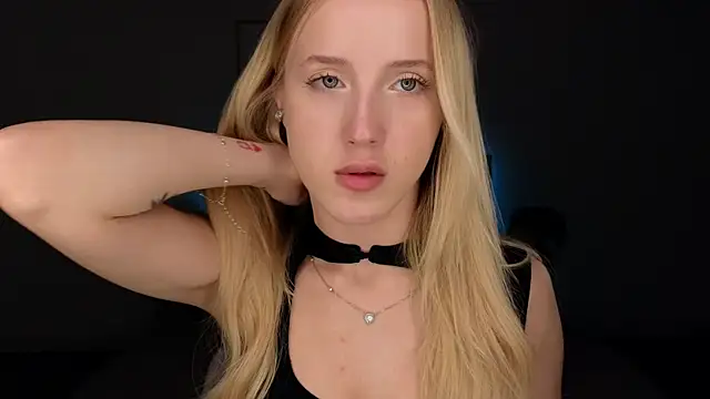 Snapshot of adele_armass chatting on 6, 7, 2026 adele armass online show from 6, 7, 2026