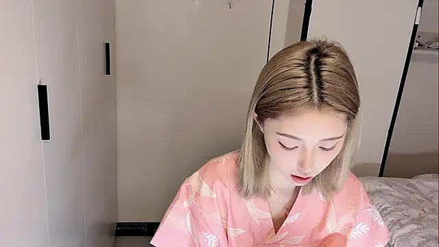 Snapshot of yuyu-33 chatting on 8, 3, 2026 yuyu-33 online show from 8, 3, 2026