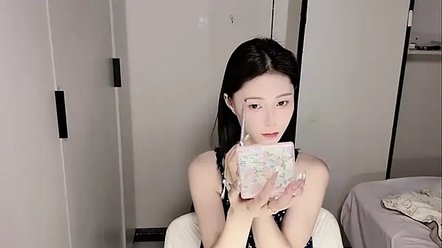 Snapshot of yuyu-33 chatting on 9, 5, 2026 yuyu-33 online show from 9, 5, 2026