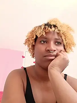 EvonyFoxxx online show from 5, 4, 2026