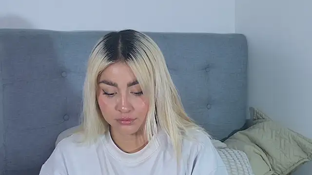 Elina Hills online show from 4, 12, 2025