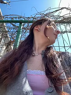 Snapshot of LilluKatten chatting on 17, 4, 2026 LilluKatten online show from 17, 4, 2026