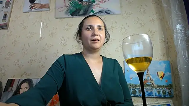 Snapshot of VoulezVous_Angel chatting on 5, 6, 2026 VoulezVous Angel online show from 5, 6, 2026