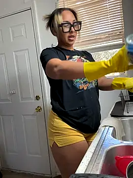 Snapshot of prettylildes chatting on 9, 11, 2025 prettylildes online show from 9, 11, 2025