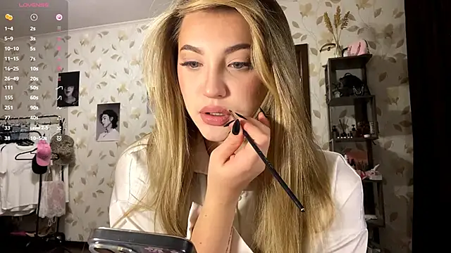 Snapshot of OrethaEredia chatting on 18, 11, 2025 OrethaEredia online show from 18, 11, 2025