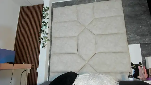 Liia Leens online show from 8, 2, 2026