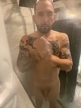 Snapshot of RobsBigD chatting on 17, 12, 2025 RobsBigD online show from 17, 12, 2025