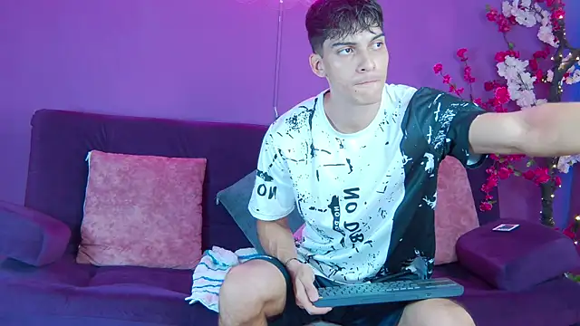 AlessioVitale online show from 25, 11, 2025