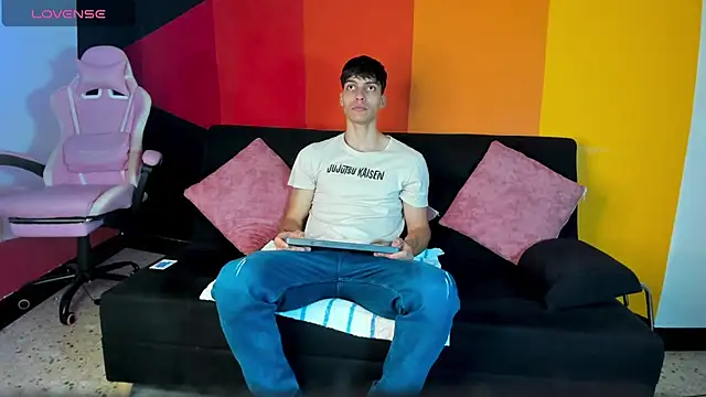 AlessioVitale online show from 2, 12, 2025