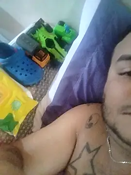 Snapshot of yeisonren99 chatting on 5, 11, 2025 yeisonren99 online show from 5, 11, 2025